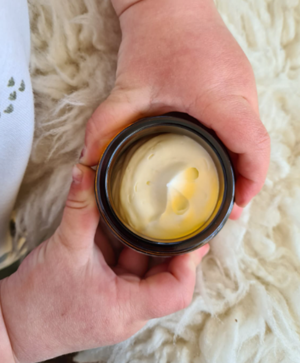 Waarom tallow zo goed is voor je huid en hoe je zelf een pure gezichtscrème maakt